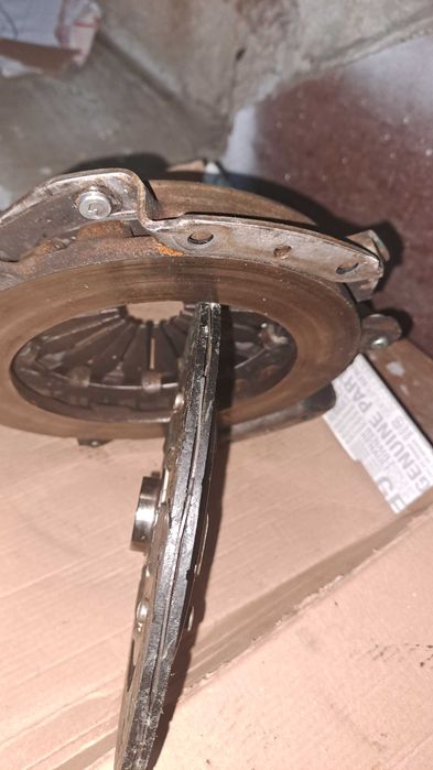 Vand placa presiune si disc ambreaj Sandero1.4 benzina si triung refle