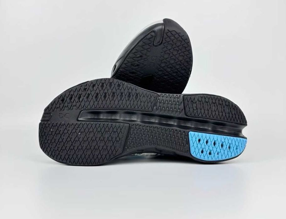 Продавам нови мъжки маратонки On Cloudsurfer Next black grey