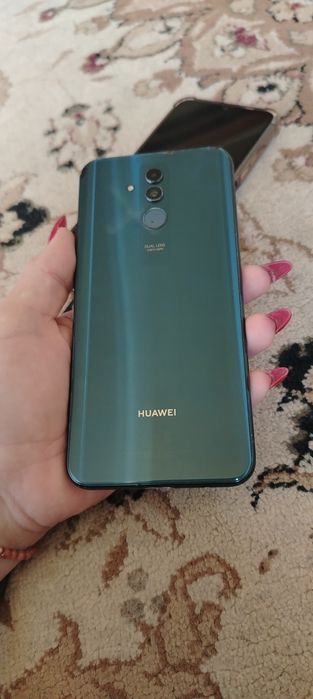 Телефон Huawei сатылады