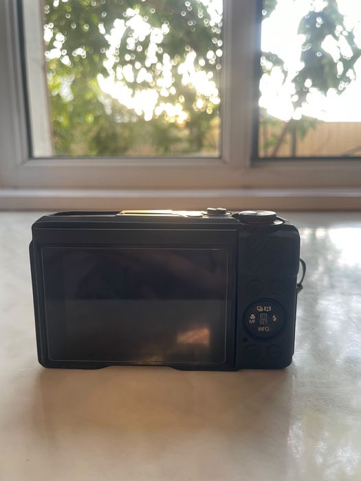 Canon G7X Mark II