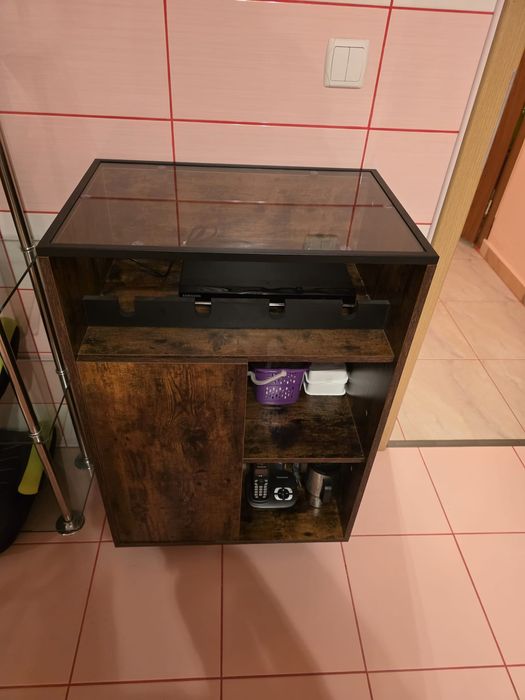 Dulap pentru vinuri, still industrial