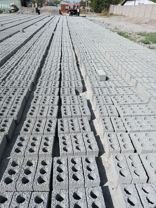 Shlakablok birinchi qolmiza