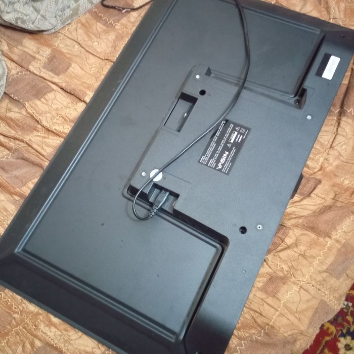 Продам телевизор на запчасти