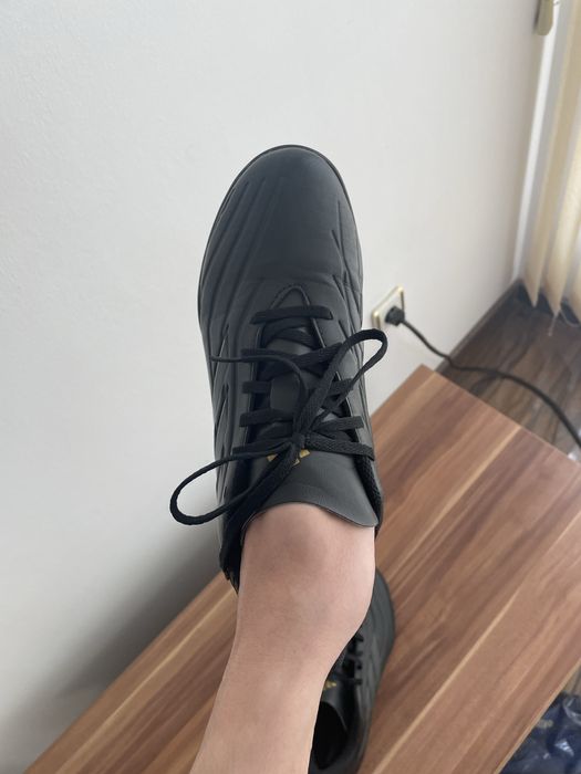 Футболни обувки / стоножки