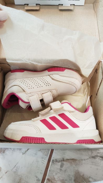 Обувки за момиченце от 20 до 23 номер