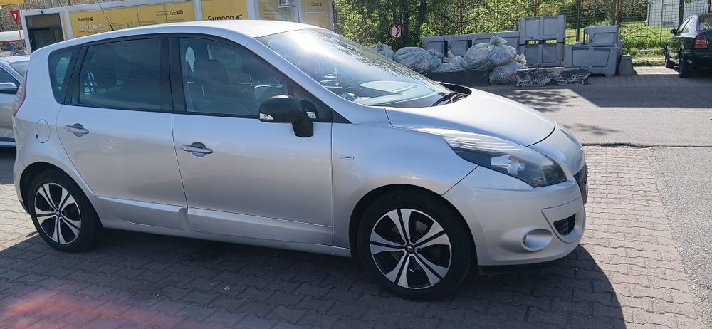 RENAULT Scenic 2012 — imagine 2