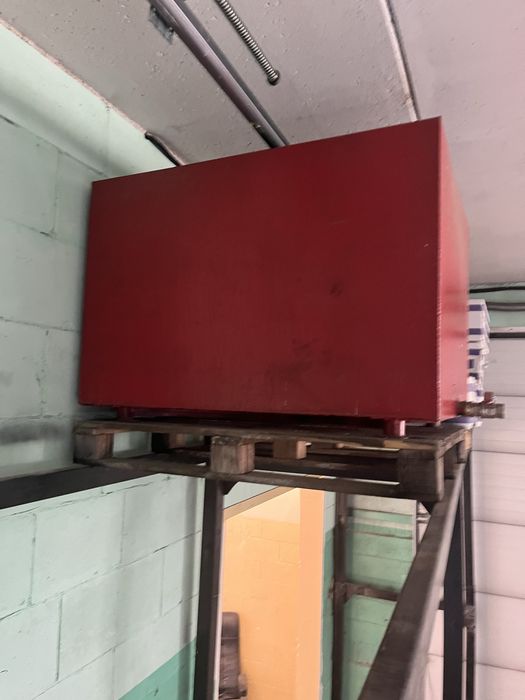 Куб Объемом 1 тонна