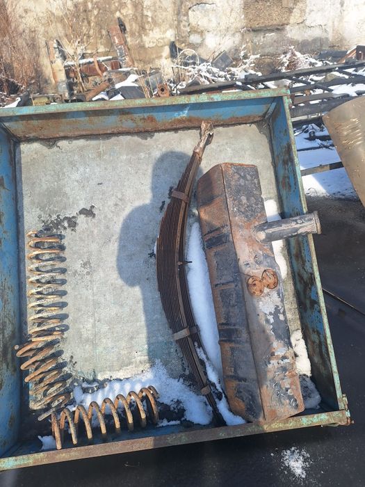 Продам рессоры на УАЗ. Пара