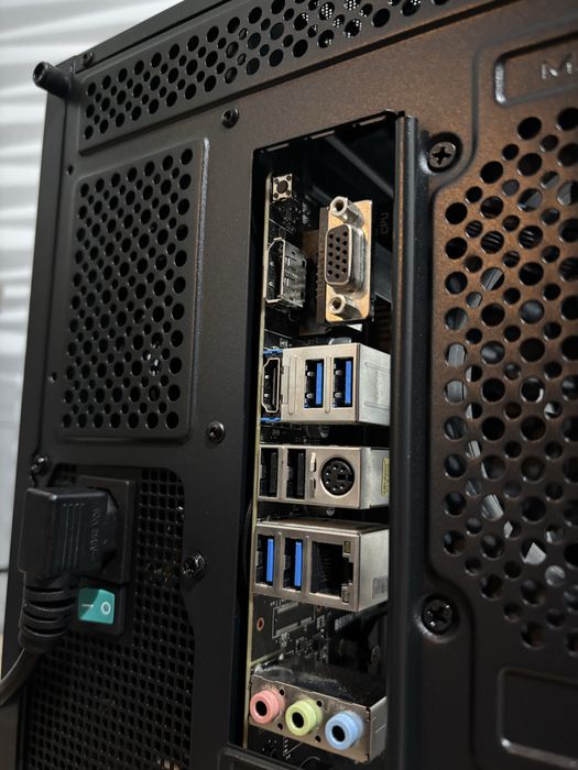 Геймърски компютър Ryzen 5600G/RTX3060Ti/16 Ram/512 ssd/600W Bronze