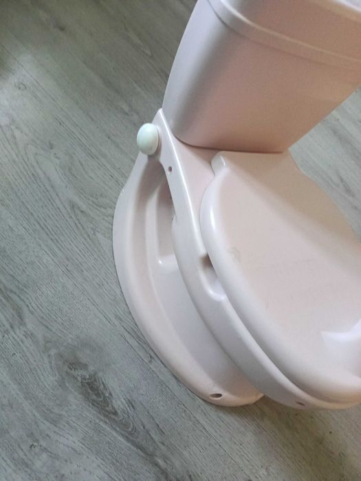 Модерна детска тоалетна