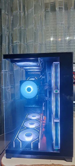 Мощно ТОП Геймърско PC Ryzen 7 9700X/Z870/32Gb 6400Mhz CL32/1.5TB SSD Samsung/RX 5060TI 16Gb/Гаранция