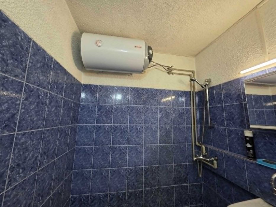 Продава 2-стаен апартамент, кв.Изток, гр.Перник-преустроен в 3-стаен
