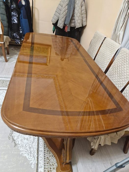 Продаю стол из чистого дерева