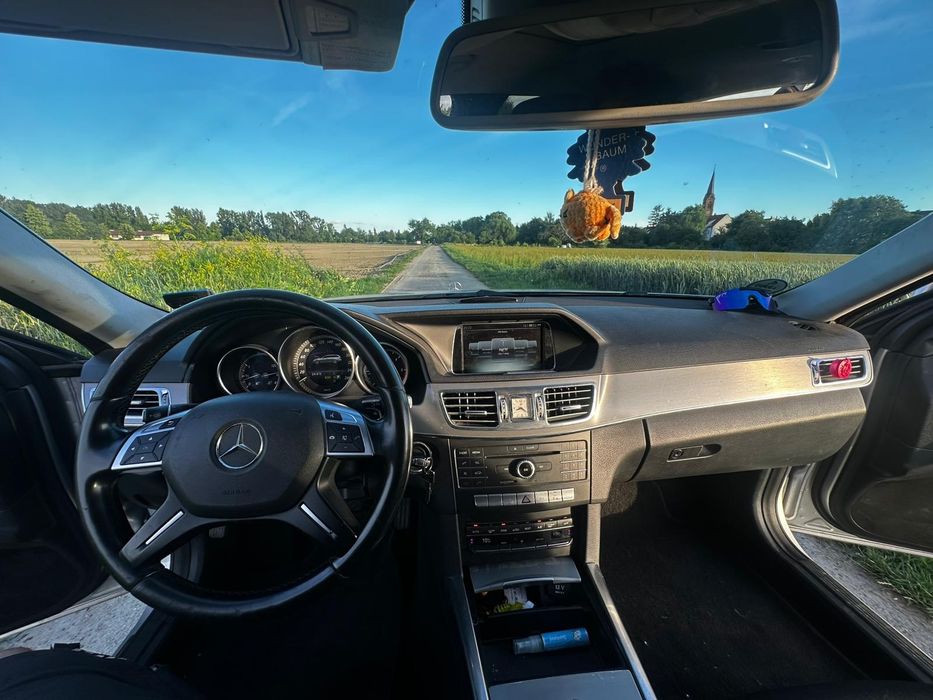Mercedes-Benz E 250 CDI T-Modell Avantgarde – 204 CP – Cutie automată – Prima înmatriculare 12/2016