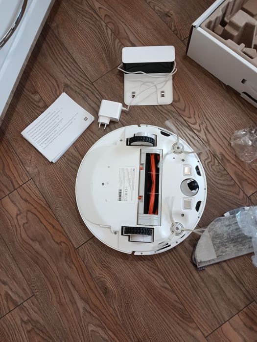 Продавам робот прахосмукачка