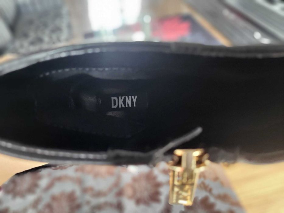 DKNY нови естествена кожа 41 номер