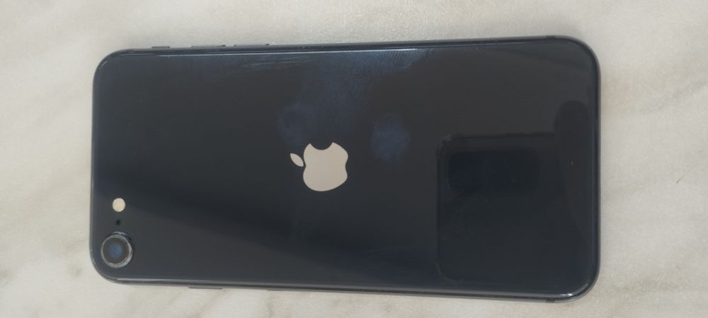 продам Iphone SE 2020 64gb