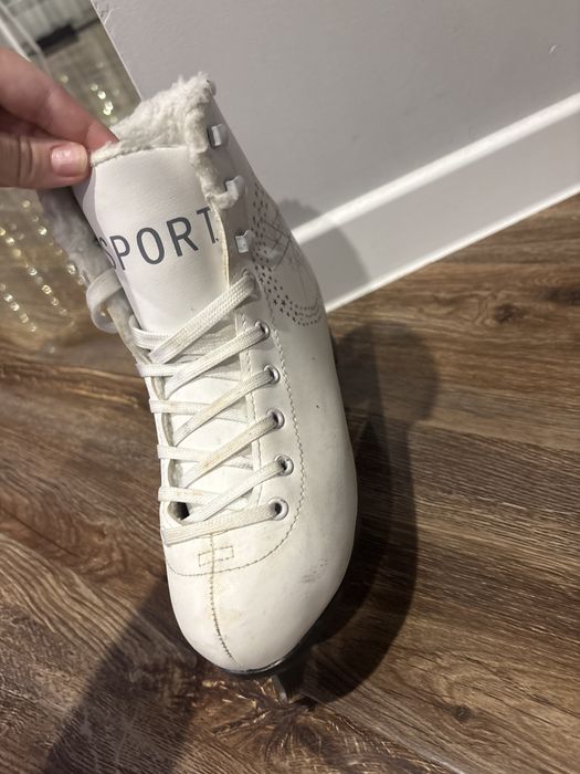 Продам коньки фигурные 36 размер