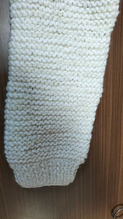 Продам костюмчик вязанный новый.