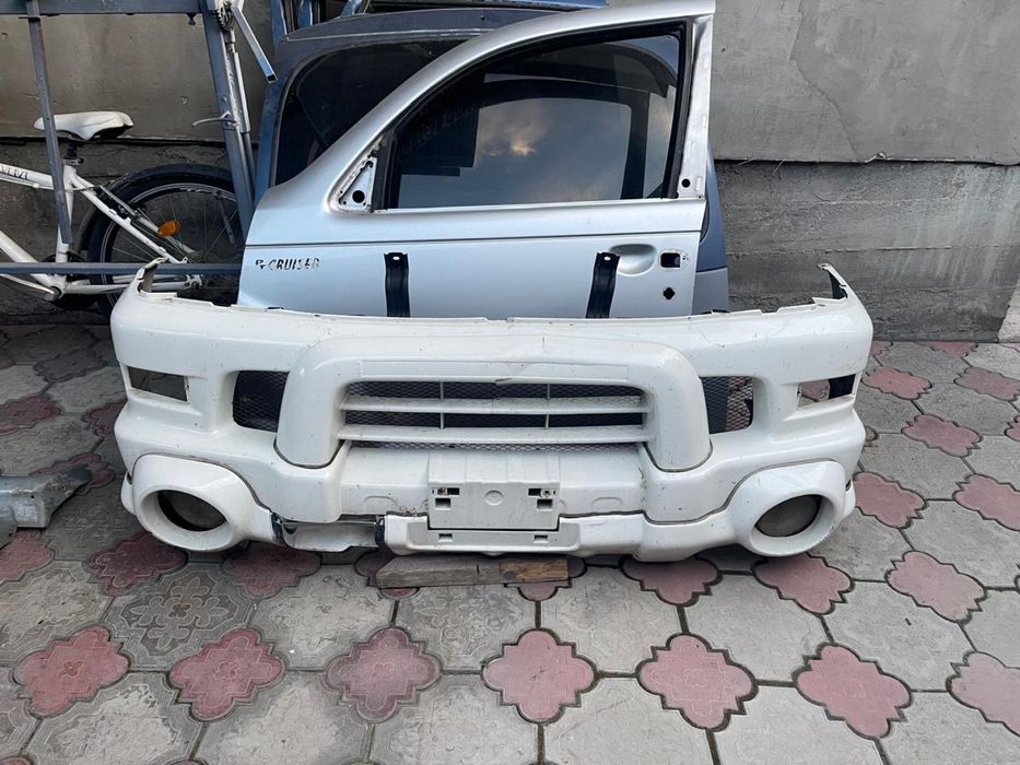 Бампер передний митусиши делика.