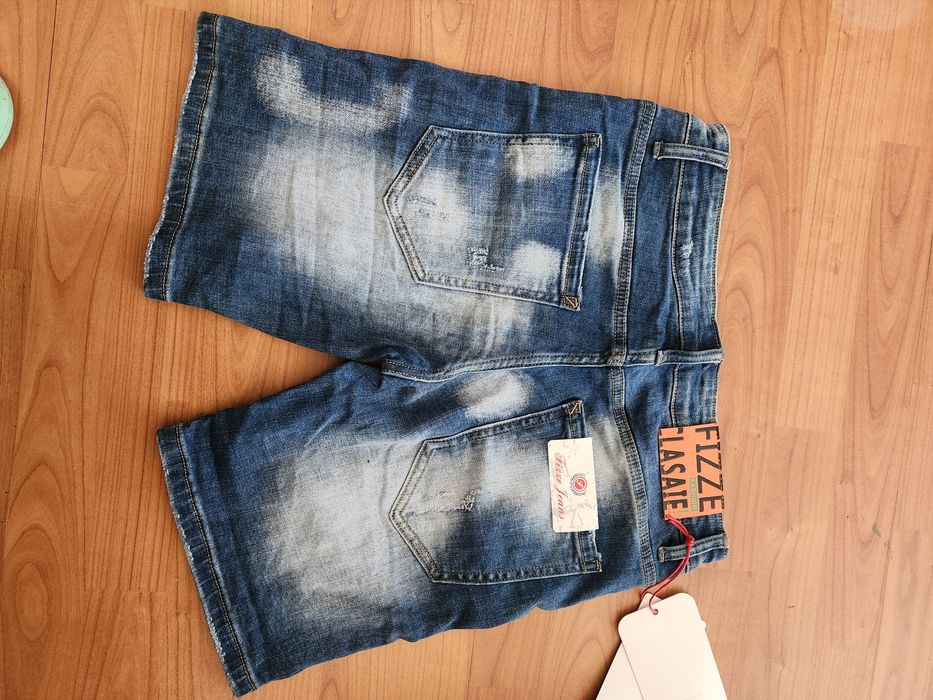 Blugi de barbat desigual