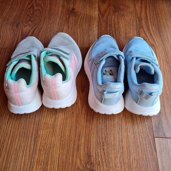 Adidasi marime 31 pt fete doua perechi 19 cm