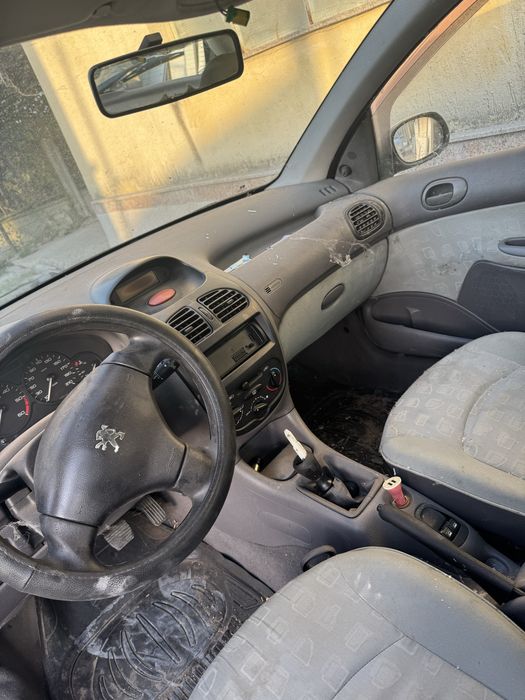 Peugeot 206 2.0 hdi на части може и цяла