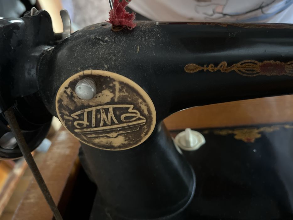 Швейная машинка стол