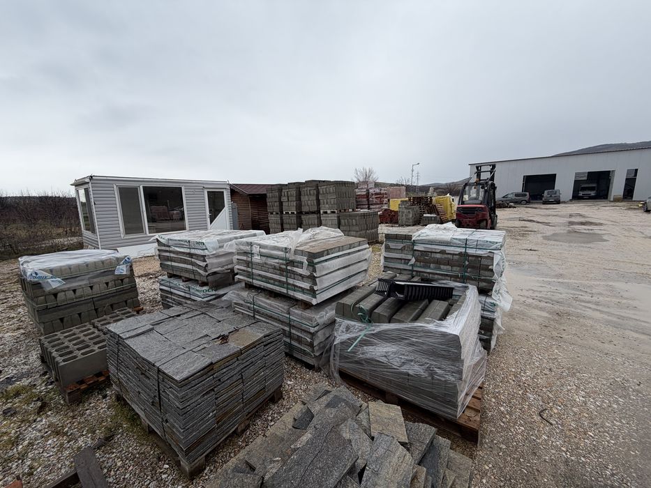 Складова база  + хале 500 квадратни метра