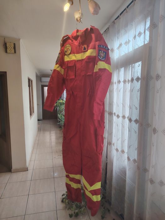 Vând combinezon smurd