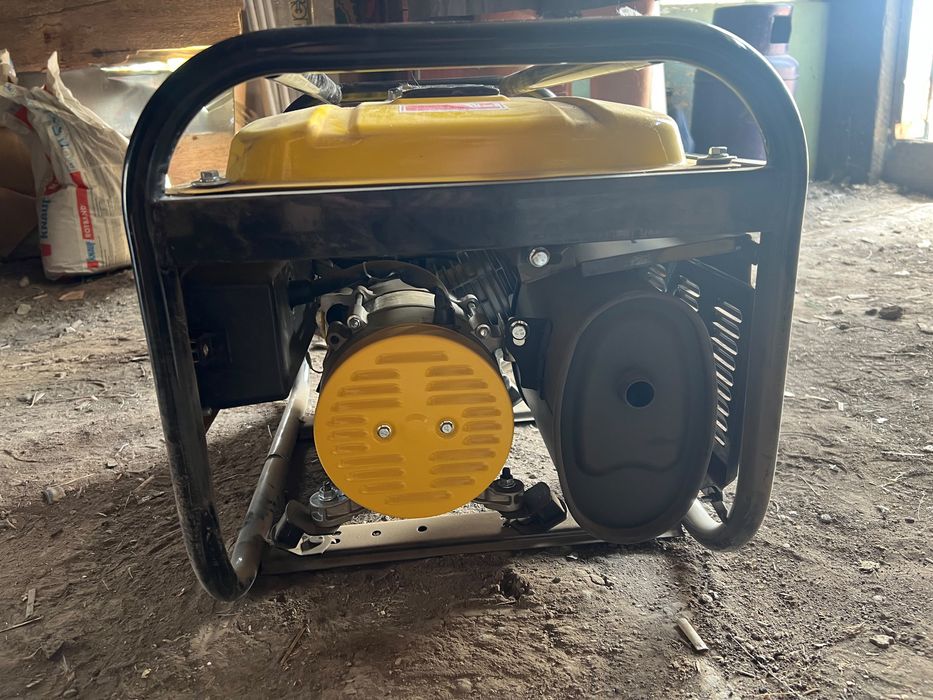 Бензиновый генератор DeWALT DXGN6000 (Новый / В отличном состоянии)