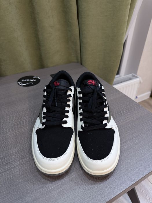 Nike Traviss Scott (размер 42.5-43)
