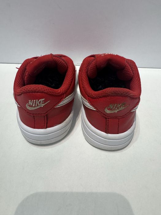 Маратонки NIKE AIR FORCE 1 . Номер 25