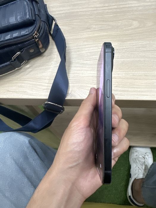 Iphone 15 86 yomkst 128 xotira qora rang CH/A