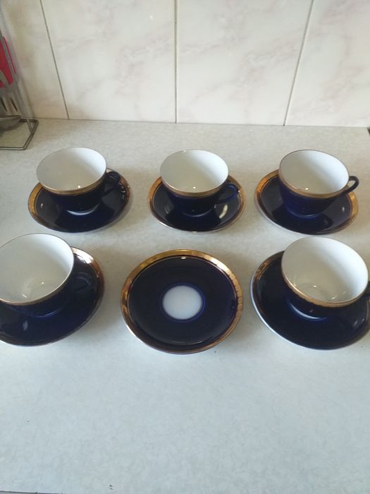 Продам  2 сервиза  производства СССР.