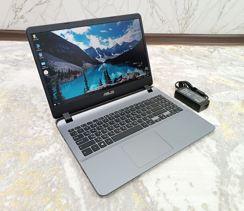 НОУТБУК Asus Windows 10 Full HD экран.