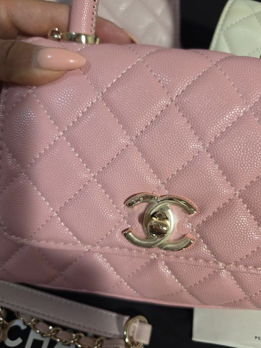 Дамска чанта Chanel Coco Handle Small 20C