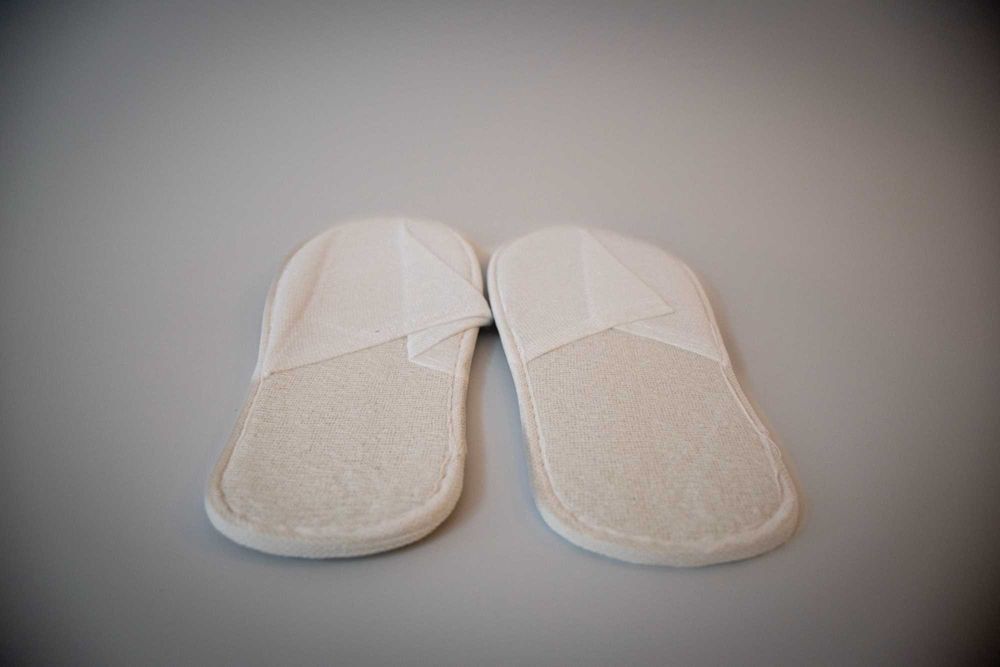 Еднократни хавлиени чехли