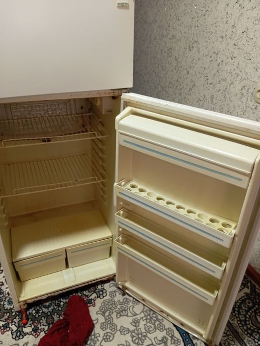 Холодильник бытовой