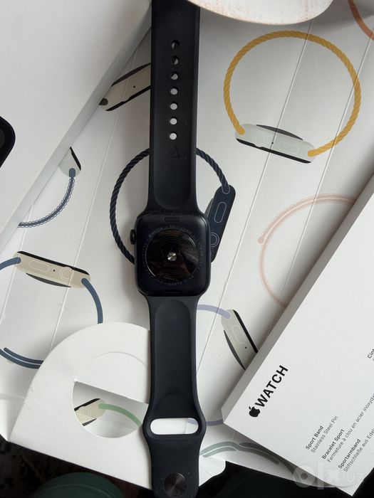 Продается Apple Watch SE 2-го поколения (SE 2), 44 мм.