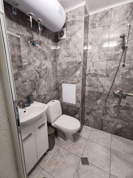 Дава се под наем Двустаен апартамент в Бургас, Възраждане - 53 кв.м за 459 € - Снимка #3