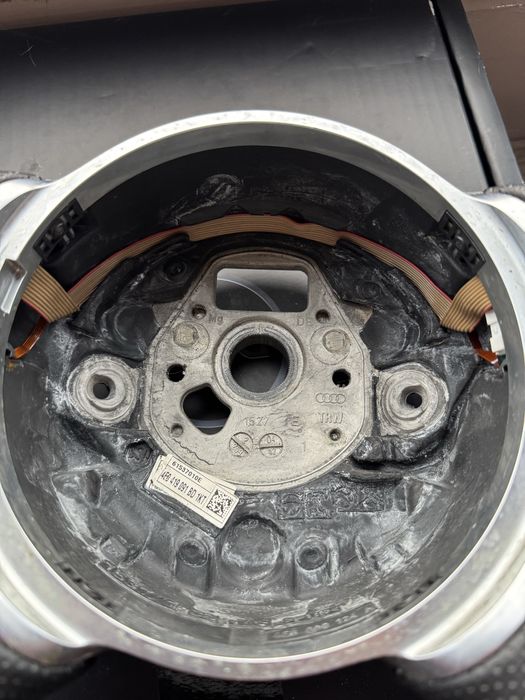 Волан ауди с пера