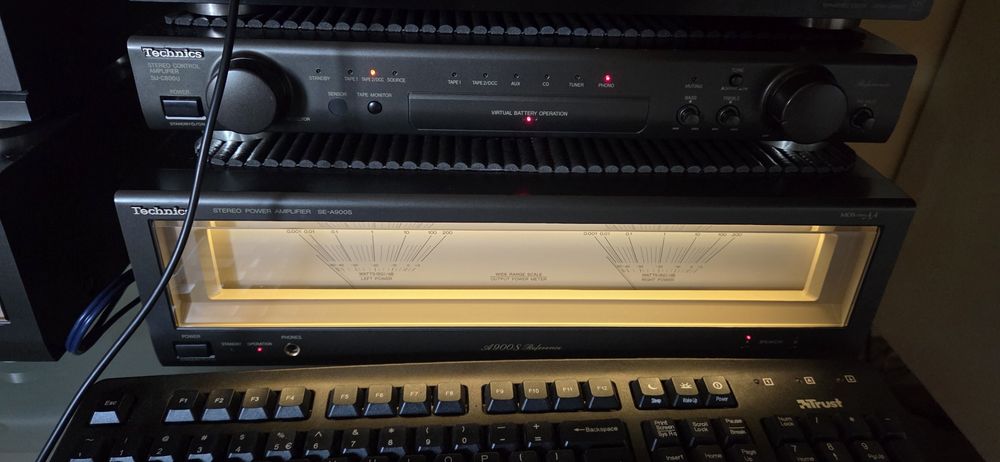 Technics Amplificator si preamplificator  Se a 900 in stare perfectă de funcționare