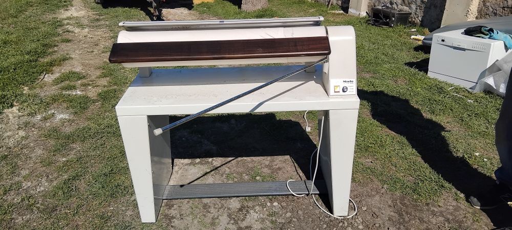 Каландър Miele [ гладачна машина]