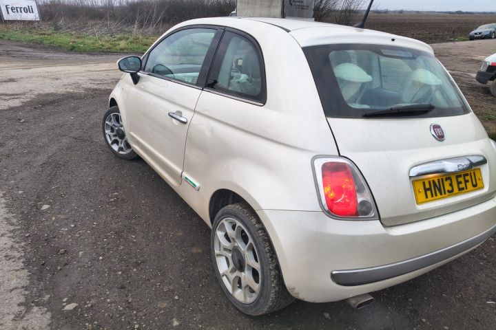 Aparatoare / Carenaj noroi fata stanga Fiat 500 a 2-a generatie