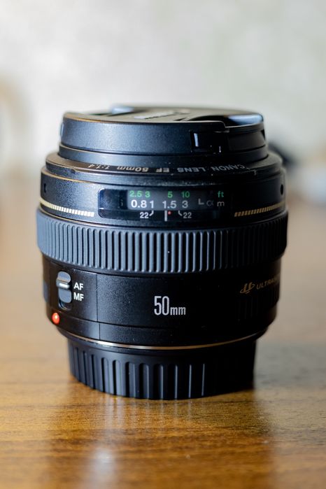 Продам объектив Canon EF 50 mm f1.4