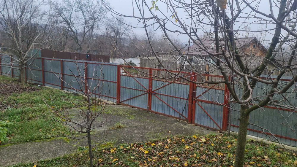 teren + casa batraneasca satul Hilita com Costuleni intravilan