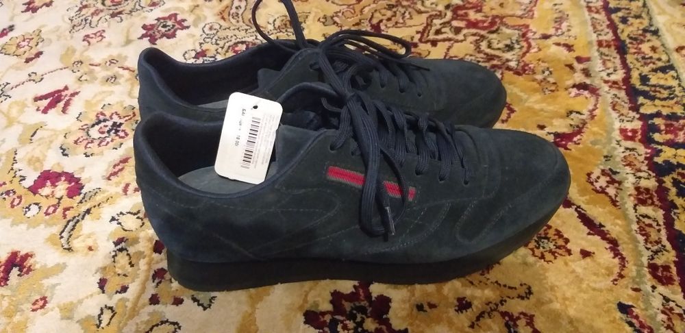 Кроссовки новые 38 размера