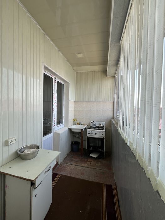 Фрунза массив Масква магазин яқинида 2 хона хонадон сотилади