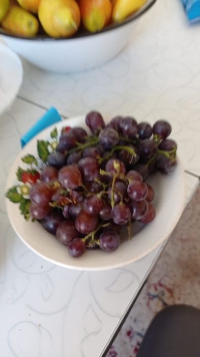 Продам Виноград, яблоки